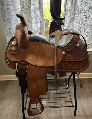 Circle Y 16” Cutting Saddle with Matching Breast Collar – Excellent Condition - Image 1 of 4