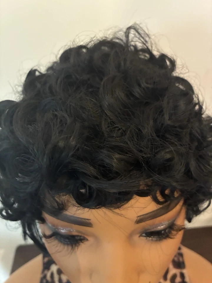 Peluca de pelo sintético corto rizado Pixie Foto 3 de 4