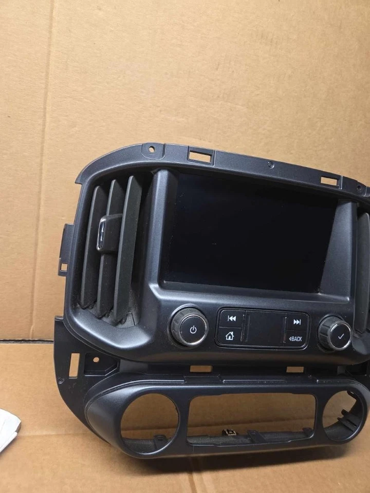 2018-2022 Chevy Colorado 8" Display Screen Radio Control Panel Used OEM - Image 4 of 4