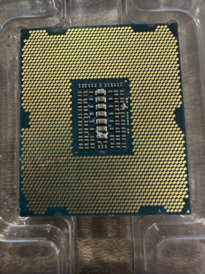 Procesador CPU Intel Xeon E5-2690 V2 3,00 GHz 10 núcleos 130 W 25 MB 8 GT/s Foto 2 de 4