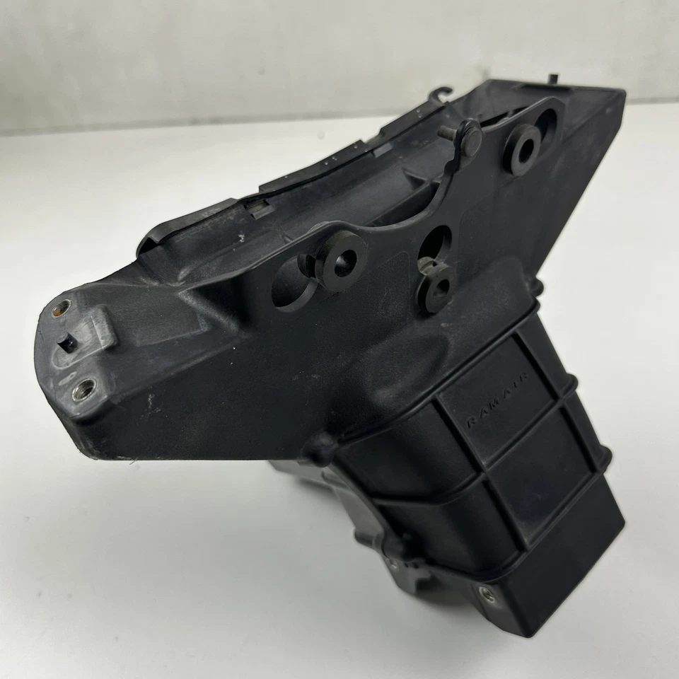 Kawasaki Ninja ZX600R ZX6R 2010 Front air duct ram Ramair 390450039 — 第 3/4 张图片