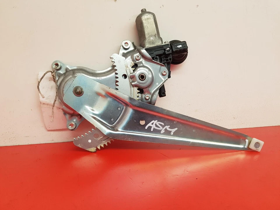 Toyota RAV 2016 4 5 puertas Estate pasajero ventana trasera regulador + motor Foto 4 de 4