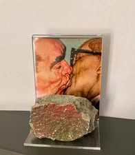 Pezzo originale del muro di Berlino - The Kiss