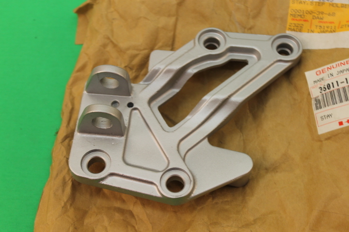 NOS KAWASAKI 1985-1987 ZX600 footpeg holder PART# 35011-1245 | eBay