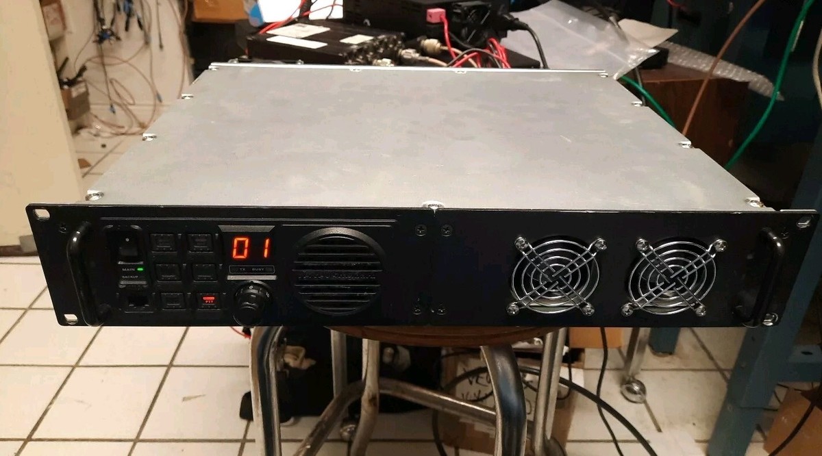 USED Vertex Standard VXR-9000U Repeater - Does Not Receive
