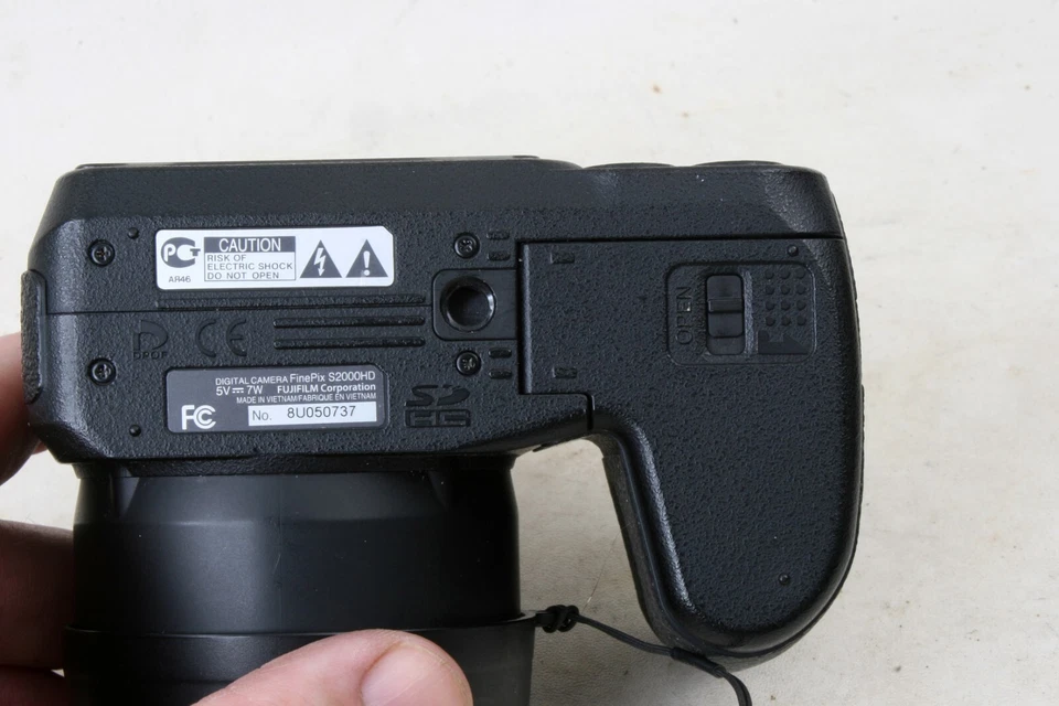 TESTED Fujifilm Finepix S2000hd bridge digital camera - Image 4 of 4