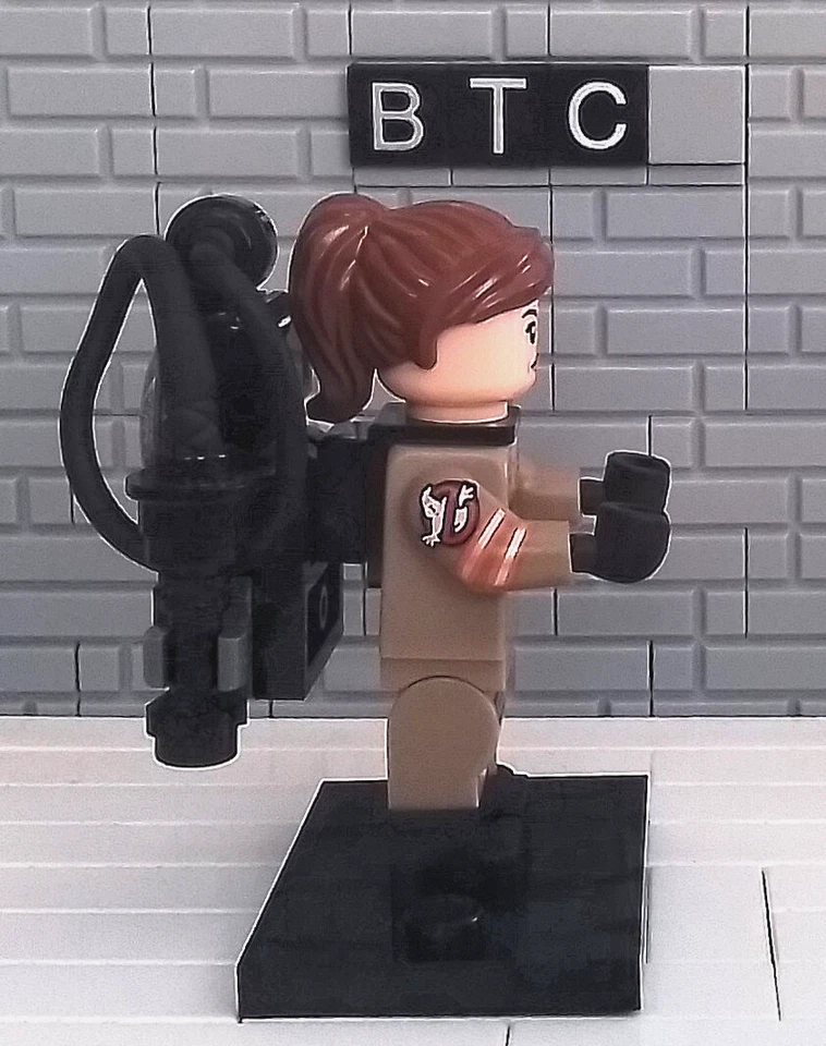 LEGO Ghostbusters 75828 Erin Gilbert - Proton Pack Minifigure! - Image 4 of 4