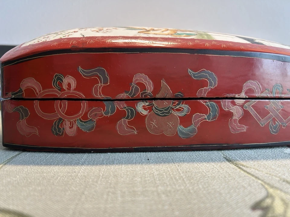 Caja de baratijas vintage o antigua china de porcelana y fragmentos de madera lacada Foto 4 de 4