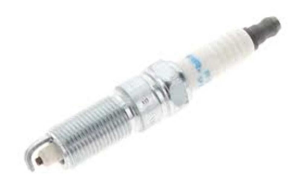 New Genuine Mopar Engine Spark Plug 2001-2011 OE SP303917AC