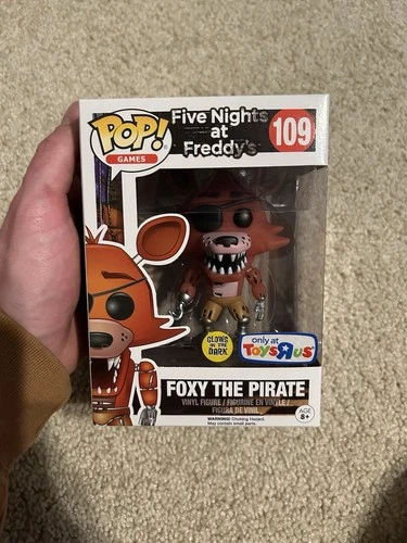 Funko Pop! Vinyl Five Nights at Freddy's Foxy #109 Toys R Us Glow Figure