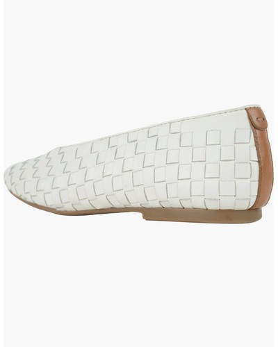 GENTLE SOULS - PLANO DE CUERO TEJIDO DE SAUCE por Kenneth Cole Talla 6M; orig. $179 - Imagen 7 de 14