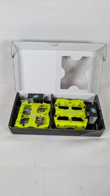 REVERSE Escape Flatpedal  Mountainbike MTB Pedal NEU OVP