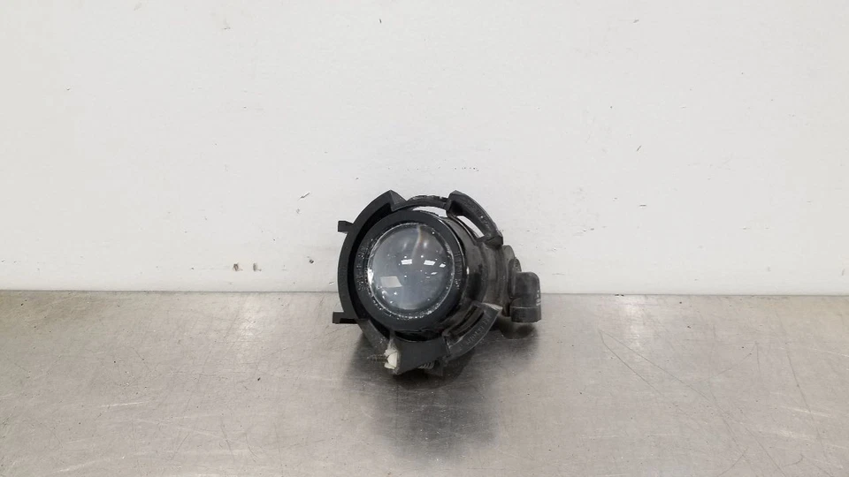 05 CHEVY SSR LUZ ANTINIEBLA CONDUCTOR IZQUIERDO Foto 2 de 4