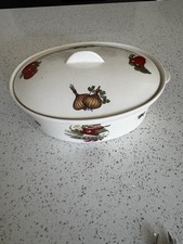 Vintage ceramic baking pan Norwegian Egersund, made around the 1950s or 1960s.