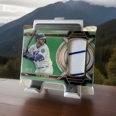2021 Topps Pete Alonso Game Worn Threads! #20/27 Green Triple Threads Card