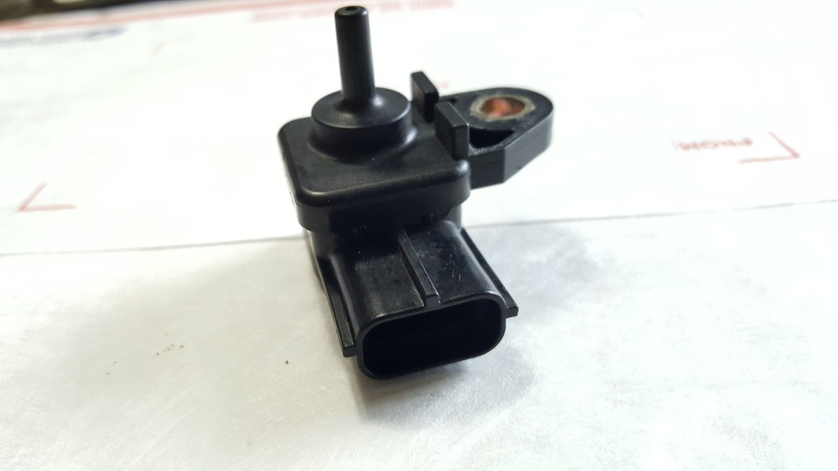 Mazda KL4718211A kl47 e1t10372 barometric map boost baro sensor