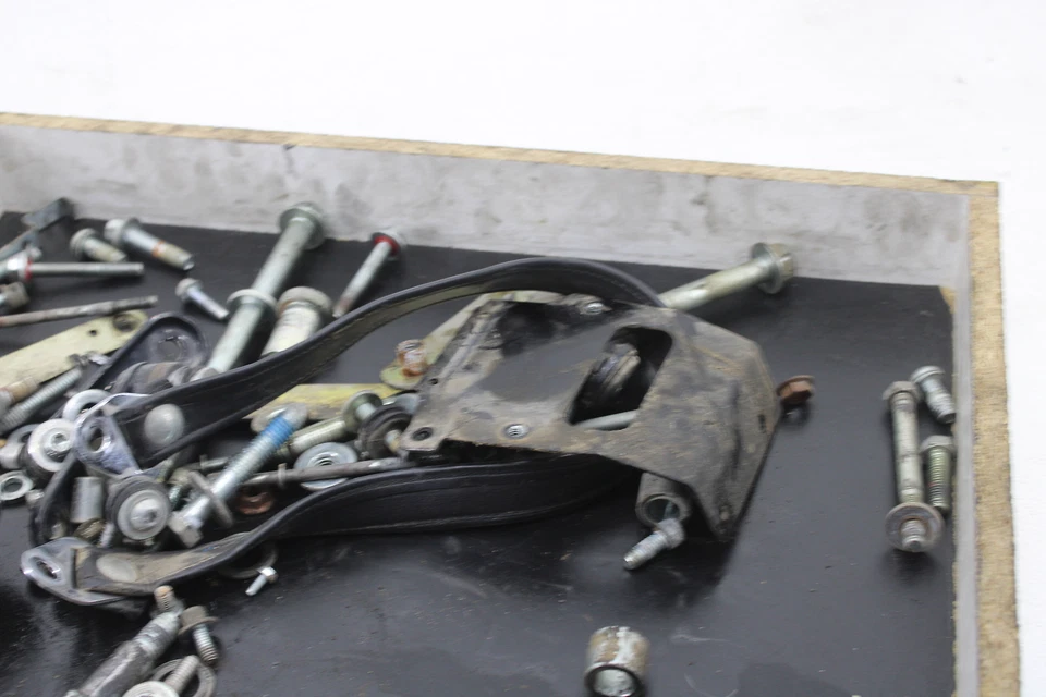 07-11 Harley Davidson Heritage Softail Misceláneos Tornillos Soportes Foto 3 de 4