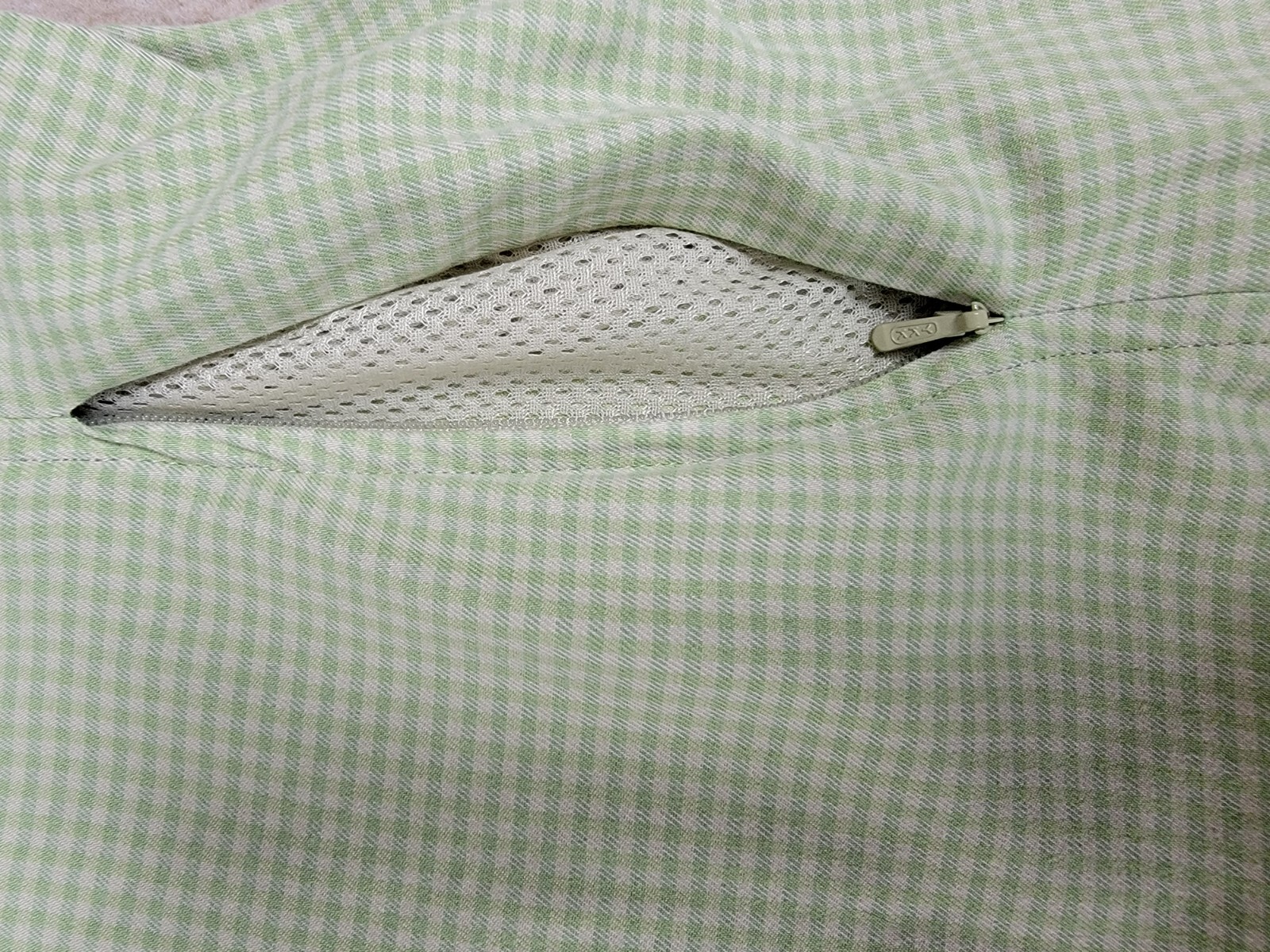 L.L.BEAN  Woman's XL Long Sleeve Shirt Green Checkered Button up left zip pocket