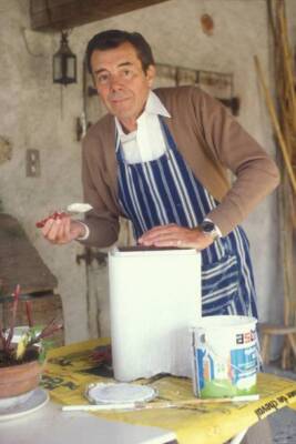Close up Dirk Bogarde, actor, in his house near Grasse on May 3, 1- Old Photo 4