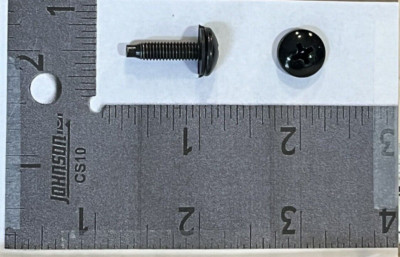 MIDDLE ATLANTIC HP SERIES 10-32 X 3/4'' RACK SCREWS. 100 PIECES. NIB.