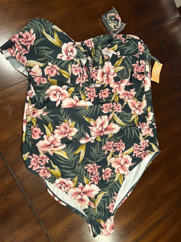 Kona Sol Women's One Piece Swimsuit. New W Tags Tropical Quality & Comfortable