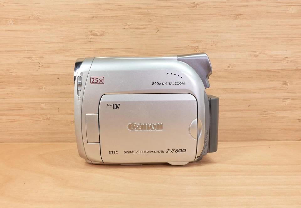 Canon ZR600 MiniDV Camcorder / 25x Optical Zoom / Made in Japan - Image 4 of 4