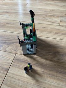 LEGO 4735 Harry Potter Slytherin Set Complete with Manual and Box