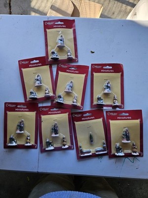 Cobblestone Corners 3 pc Miniatures Set - Figures with Pot Belly 7 + Tree
