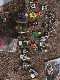 READ! LEGO CASTLE PIRATE ISlANDER LOT 34 MINIFIGURES +6264 6262 6039 1970 70311 