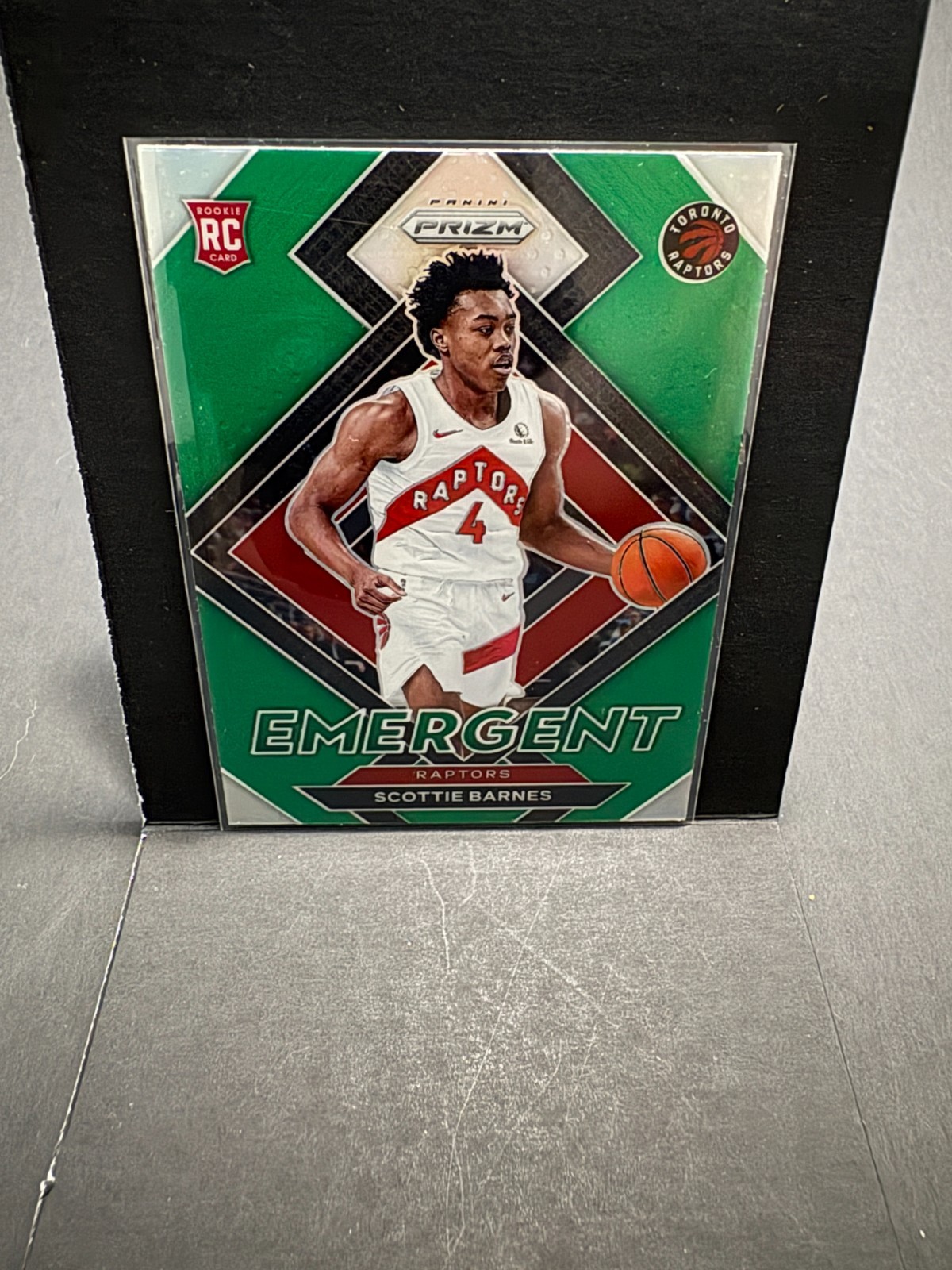 2021-22 Panini Prizm - Emergent Scottie Barnes #13 Green Prizm (RC)