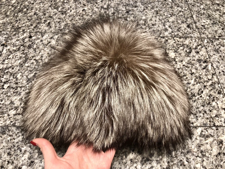 Sombrero de piel de zorro plateado Foto 3 de 4