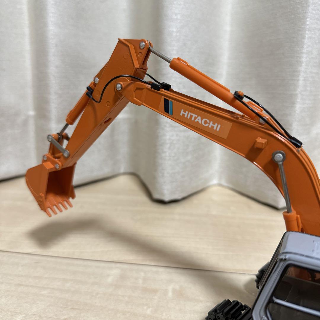日立建機　HITACHI EX200 Landy Hitachi EX200 Landy Excavator Breaking Rocks | Heavy