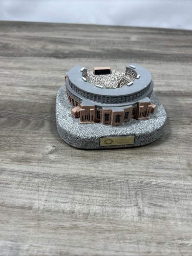 Cleveland Stadium Browns Gold Series Sports Stadium Replica #'d 1056/4750 - Picture 5 of 8
