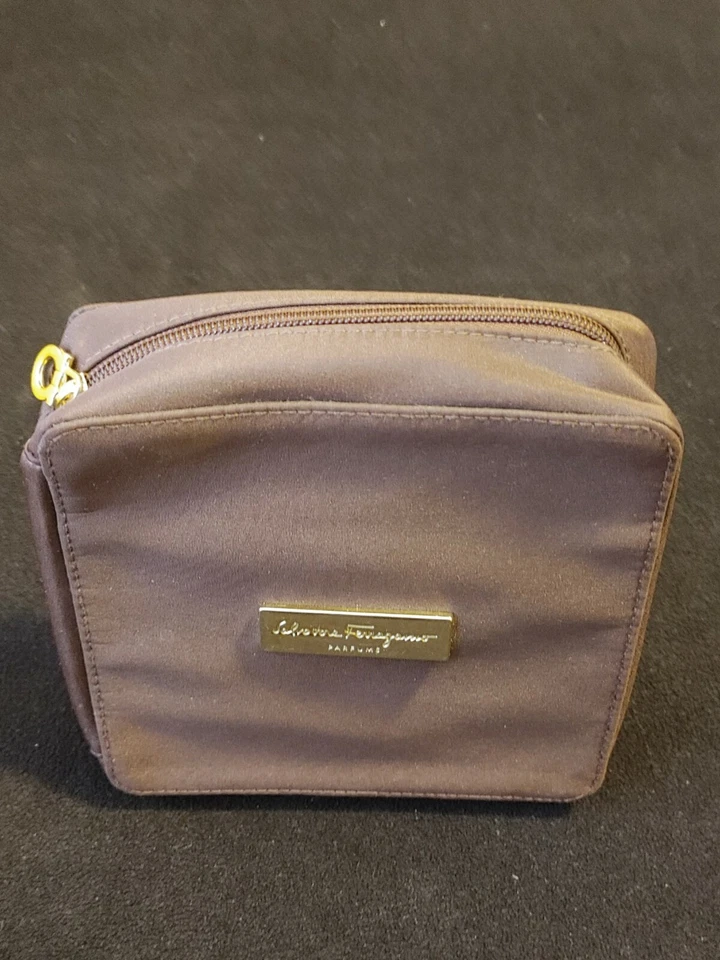 Bolsa de maquillaje Salvatore Ferragamo perfumes artículos de tocador cosméticos marrón Foto 2 de 4