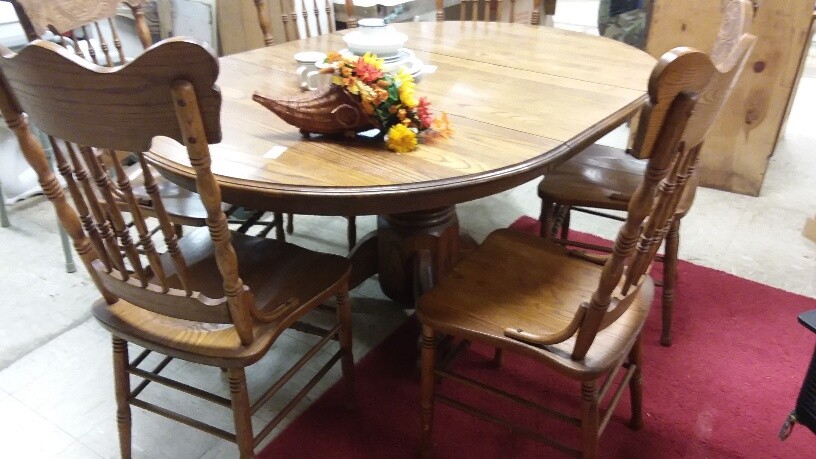 OLD OAK TABLE AND 4 CHAIRS --EXCELLENT CONDITION | eBay