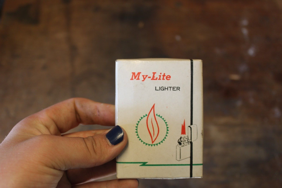 Vintage Butler, PA Auto Detail Season's Greetings Christmas Lighter