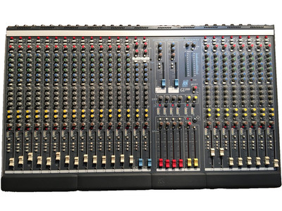 Allen & Heath GL2000 24 4 2 in Case