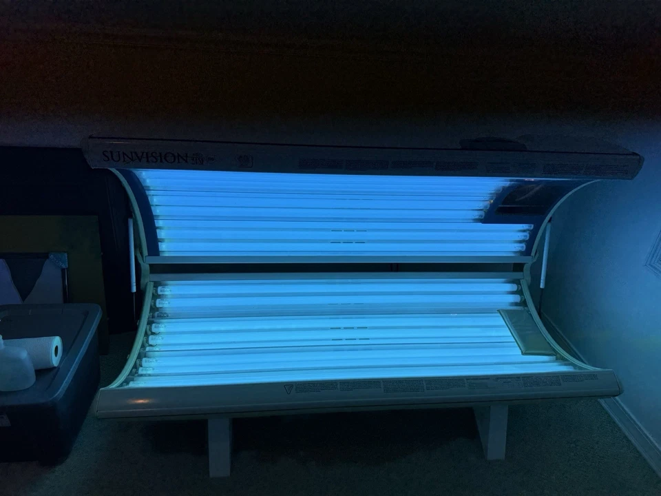 ¡Cama de bronceado Sunvision Pro 24 SF! ¡Bombillas nuevas! Foto 2 de 4