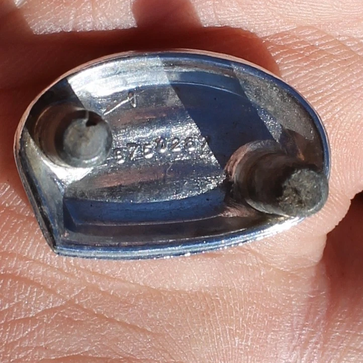 Nuevo de Lote Antiguo Pontiac Bonneville Estuche Inferior LETRA "e" Emblema 8750267 OEM GM Foto 3 de 4