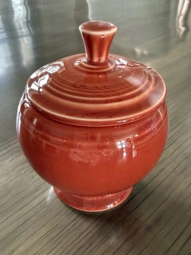 COVERED SUGAR BOWL paprika hlc FIESTA WARE
