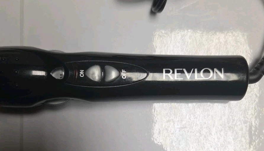 Revlon 3/4" Barrel Size Ceramic Curling Iron 110/220 Volt For Worldwide Use NEW - Image 3 of 4