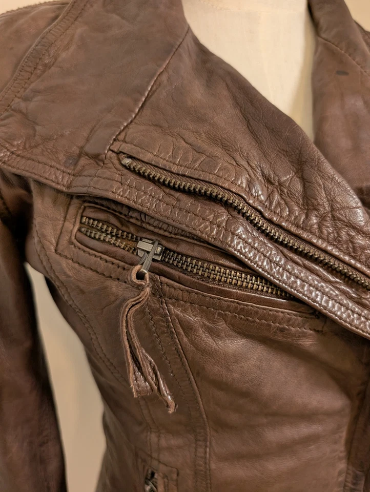Chaqueta para mujer Danier de cuero marrón con cremallera lateral - Y2K - cuello alto talla XXXS Foto 3 de 4