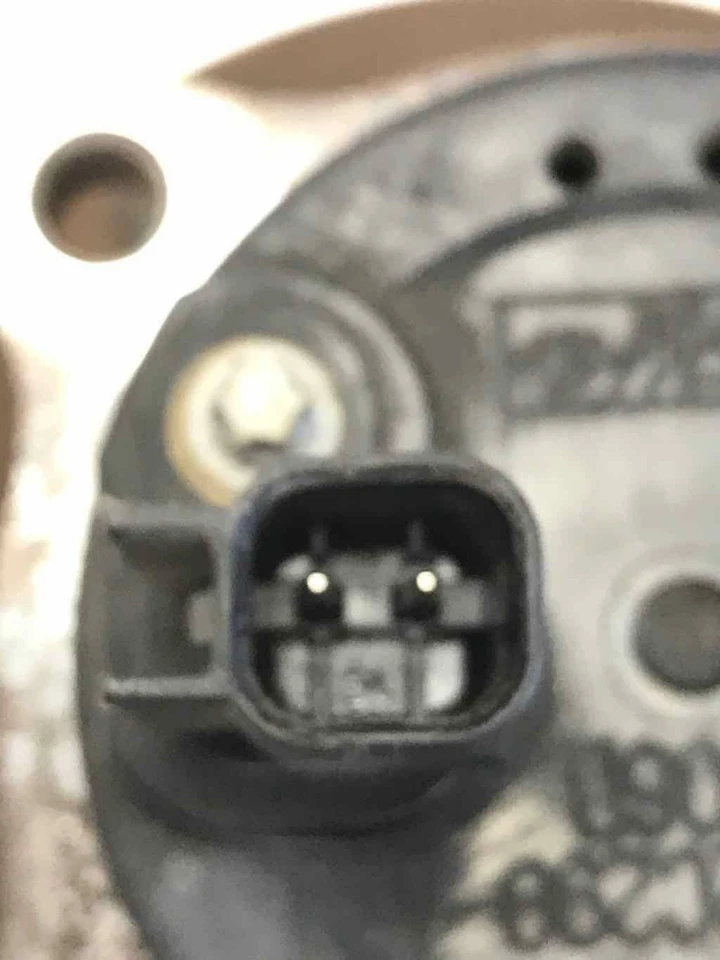 Conjunto de cojinete de cubo de rueda trasera Mazda 3 2012 lado izquierdo del conductor OEM Foto 3 de 4