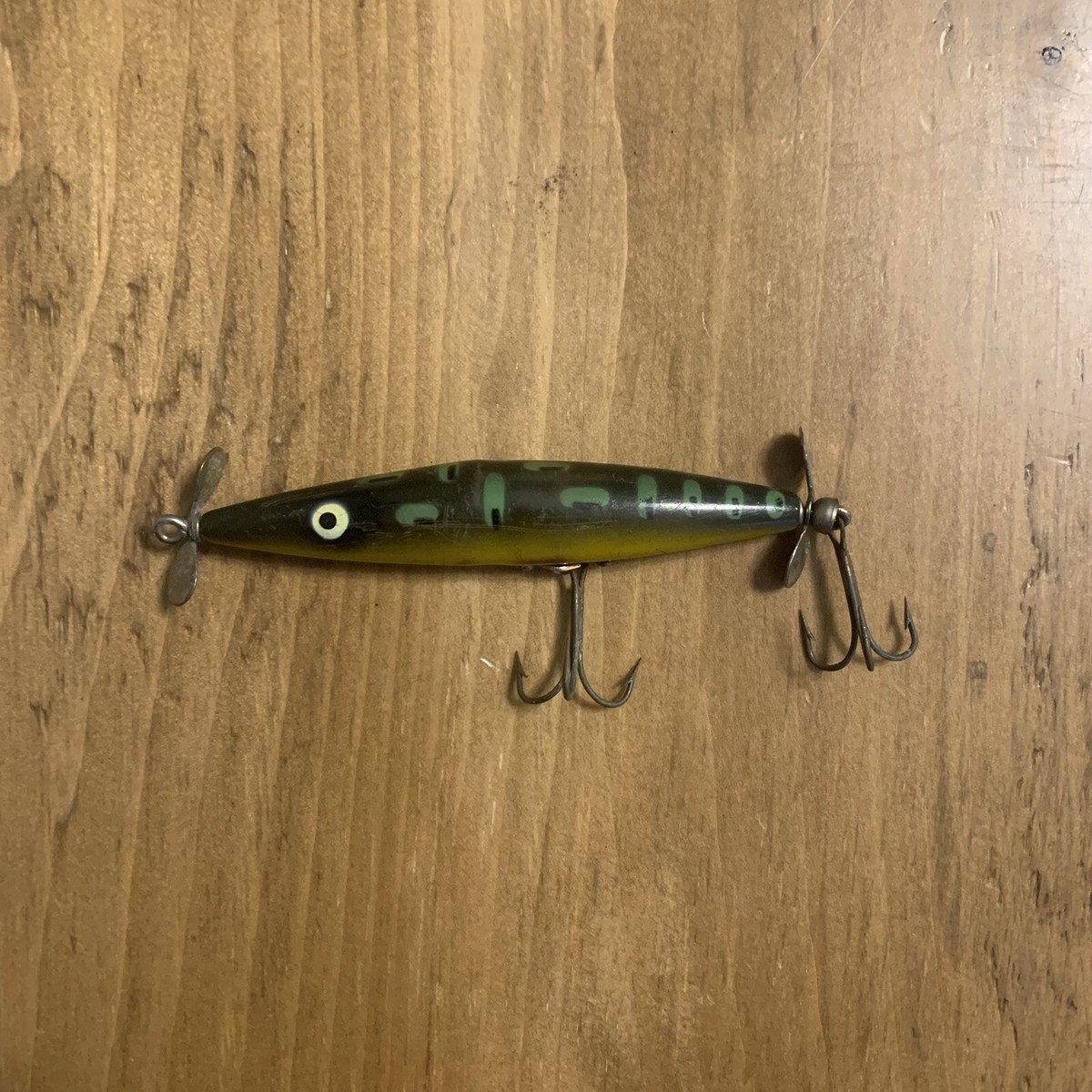 Vintage Heddon Dying Flutter Fishing Lure In Rare Frog Color