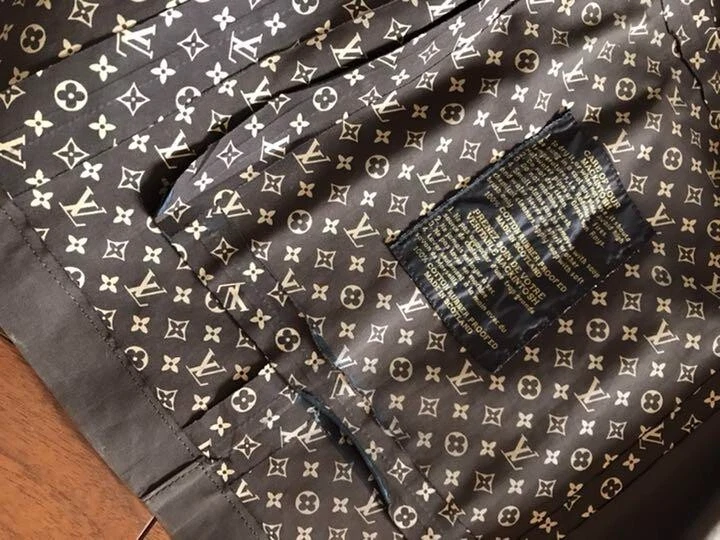 LOUIS VUITTON（LV） Autentico trench Louis Vuitton Monogram Macintosh donna grigio usatoa ta