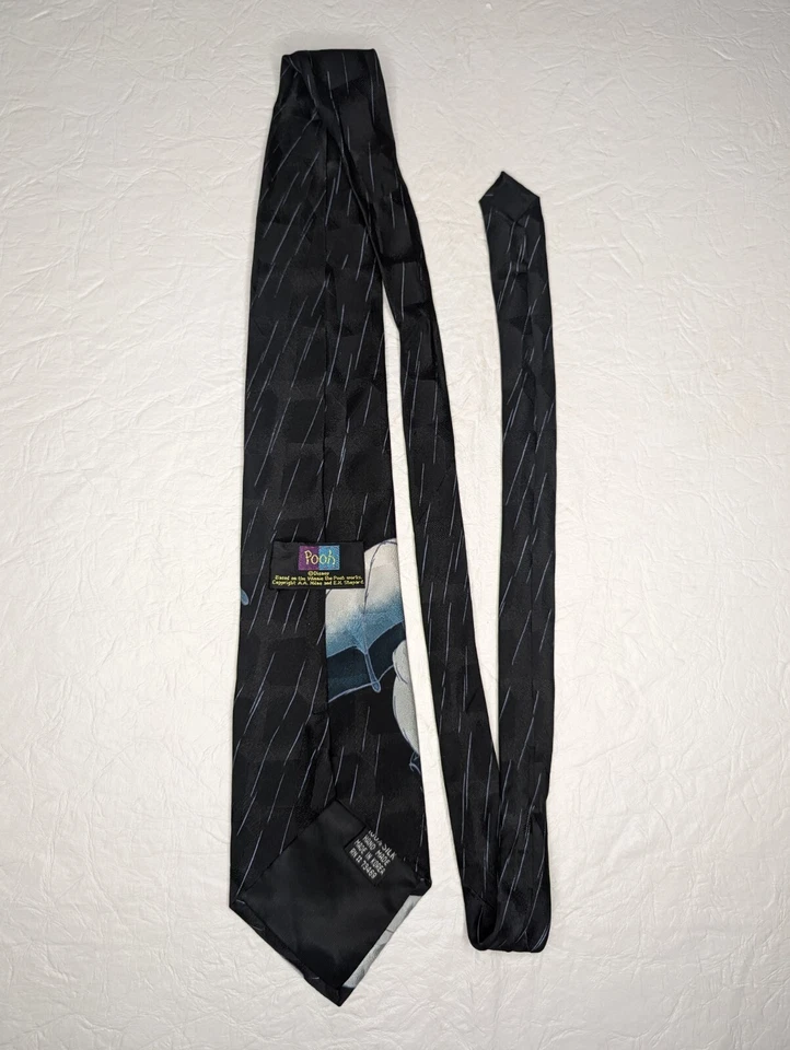 POOH Disney Winnie The Pooh In The Rain Paraguas Blanco y Negro Para hombres Corbata Seda Foto 3 de 4