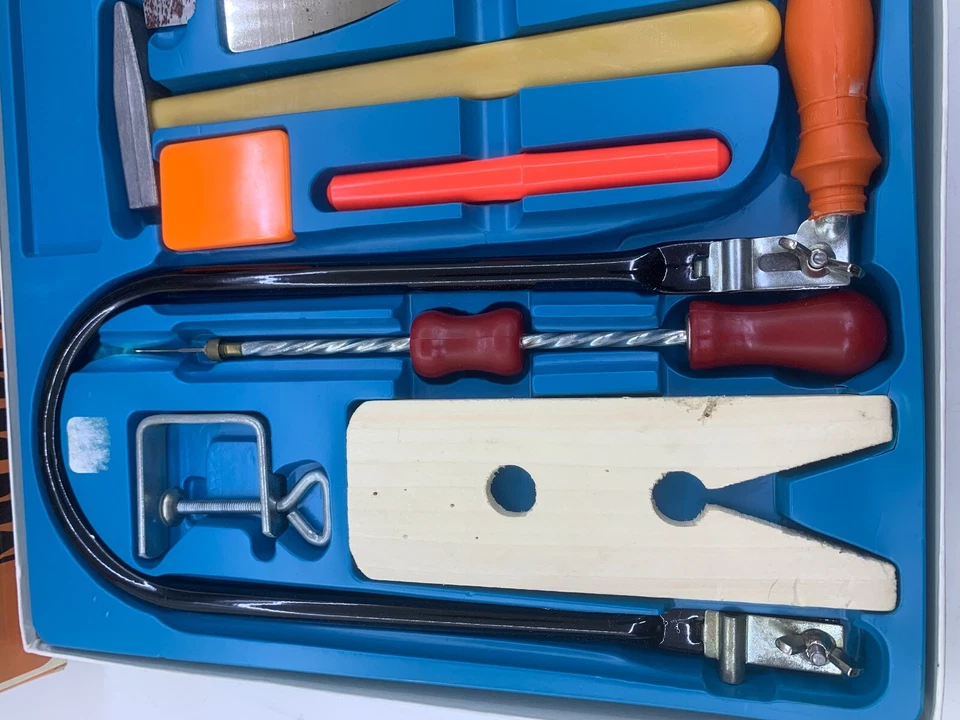 GIOCO Traforo e modelismo GIOCATTOLI Attrezzi traforo LA NUOVA FARO 1982 - Immagine 4 di 4