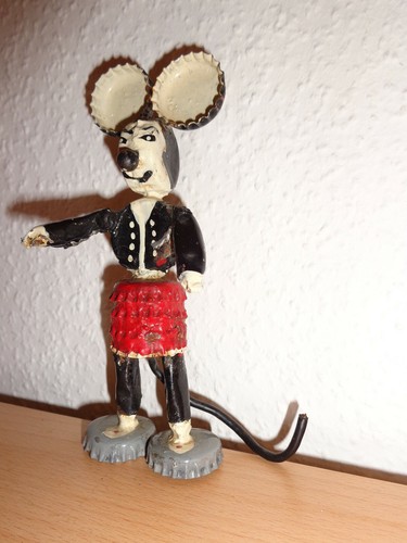 Figur Aus Micky Maus 5 Buchstaben seltene interessante Micky Maus Figur aus Kronkorken DDR ? Sammler Rar