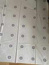 Alte große Seiden Damast Tischdecke ca.144x131 Stickerei sehr guter Zustand (69)