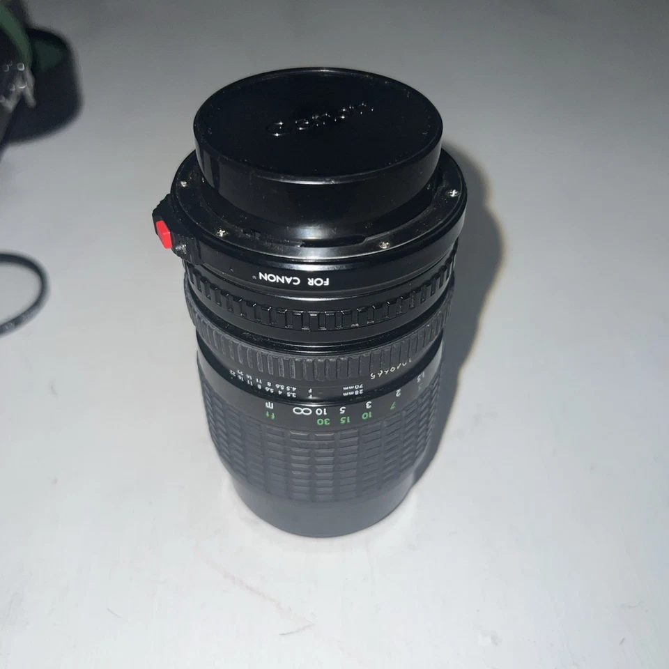 Sigma AF Zoom-E 28-70mm 1:3.5-4.5 Multi-Coated Lens For Canon. With case + - Image 3 of 4
